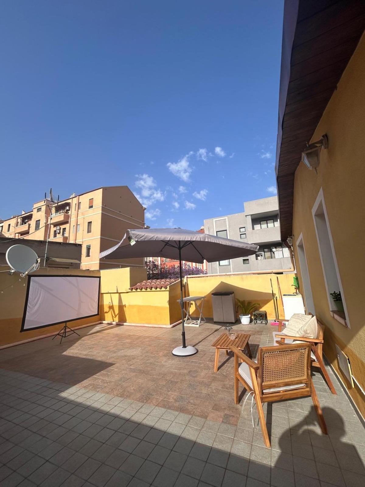 Appartamento Con Terrazzo Privato E Netflix Cagliari Exterior photo